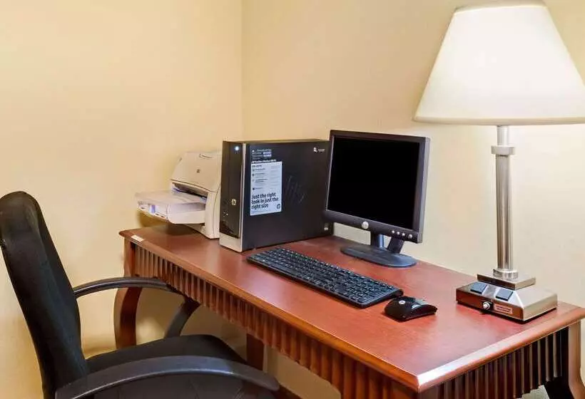 فندق Ramada By Wyndham Kittery