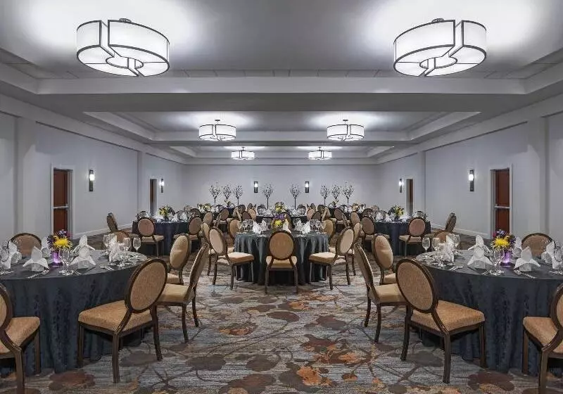 Sheraton Dallas Hotel By The Galleria