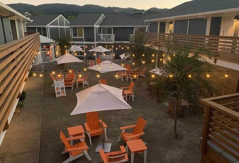 Upvalley Inn & Hot Springs, Ascend Hotel Collection