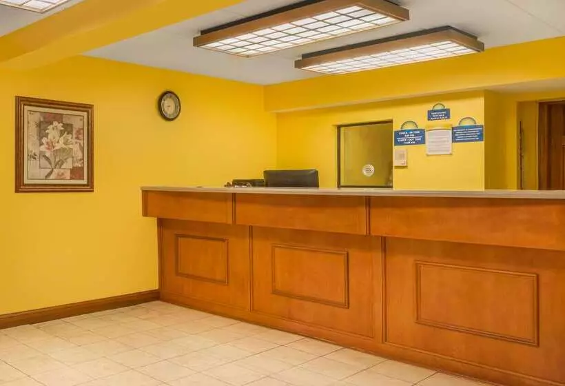 Motelli Days Inn By Wyndham Columbus Fairgrounds