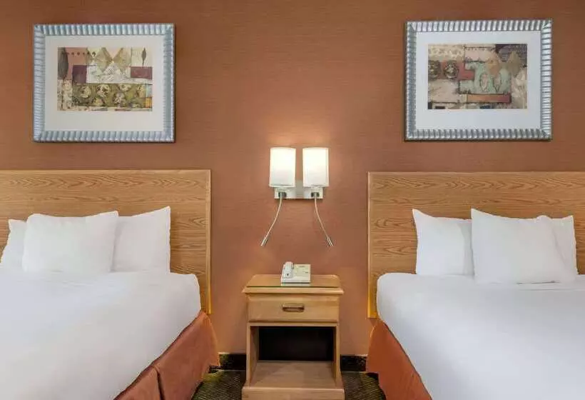 Motelli Days Inn By Wyndham Columbus Fairgrounds