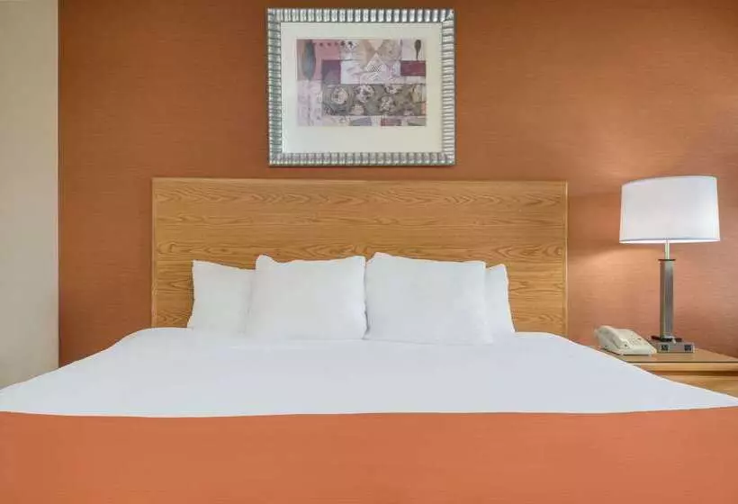 Motelli Days Inn By Wyndham Columbus Fairgrounds