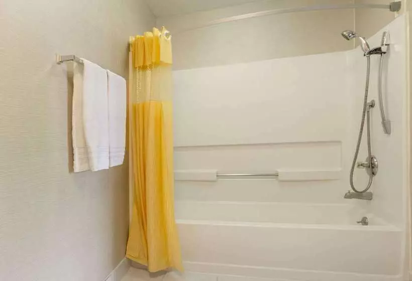Motelli Days Inn By Wyndham Columbus Fairgrounds