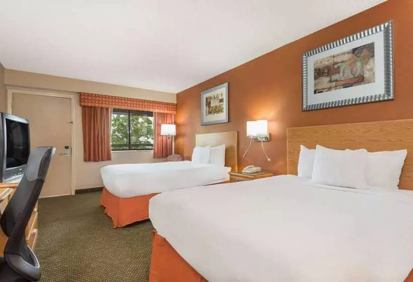 Motelli Days Inn By Wyndham Columbus Fairgrounds
