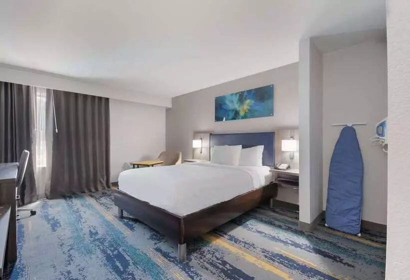 Otel Clarion Pointe Okc Airport