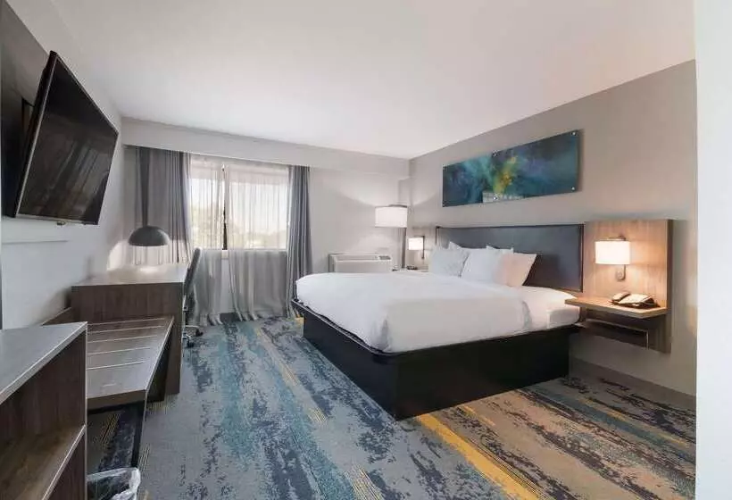 Otel Clarion Pointe Okc Airport