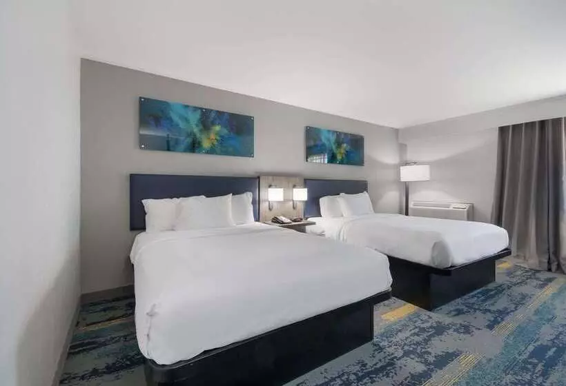 Otel Clarion Pointe Okc Airport