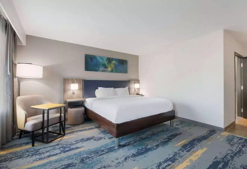 Otel Clarion Pointe Okc Airport