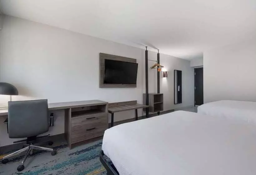 Otel Clarion Pointe Okc Airport