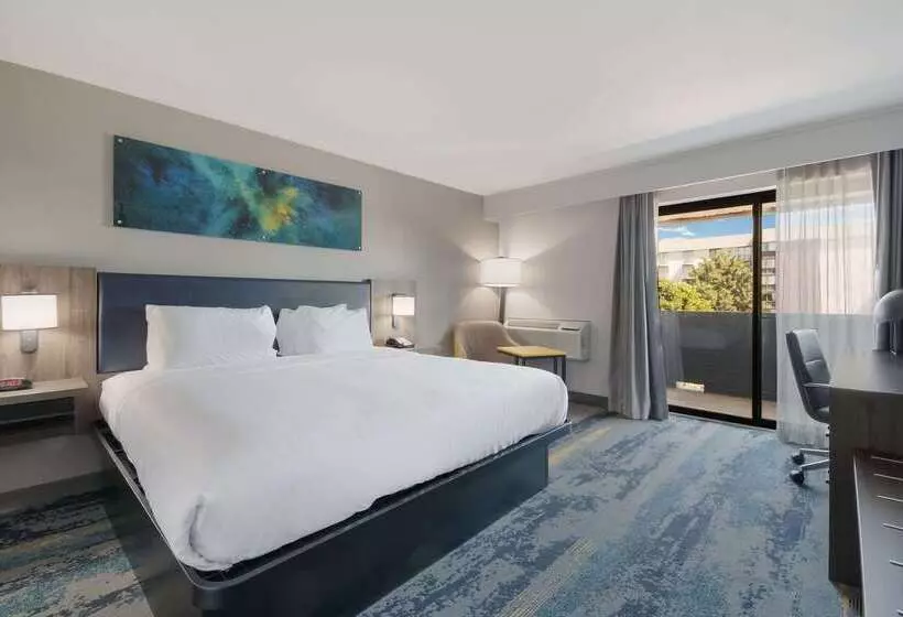 Otel Clarion Pointe Okc Airport