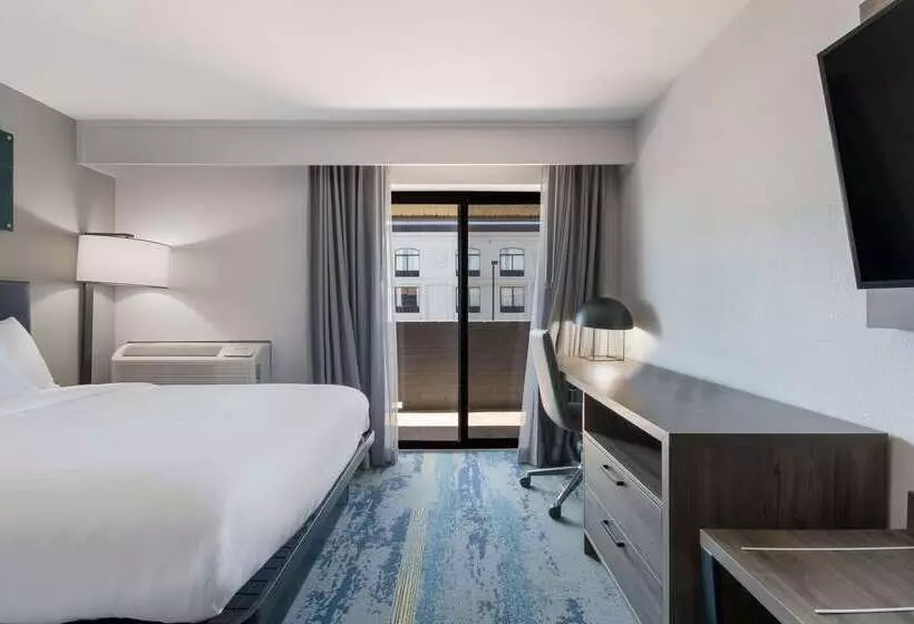 Otel Clarion Pointe Okc Airport