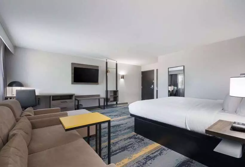 Otel Clarion Pointe Okc Airport