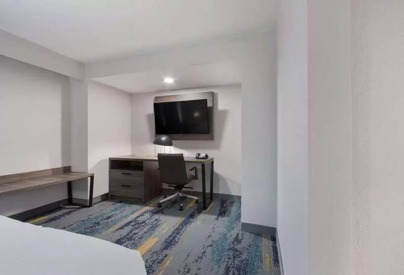 Otel Clarion Pointe Okc Airport