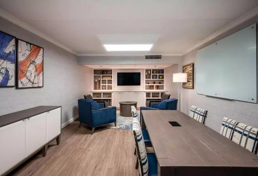 Hotel Crowne Plaza Albany  The Desmond