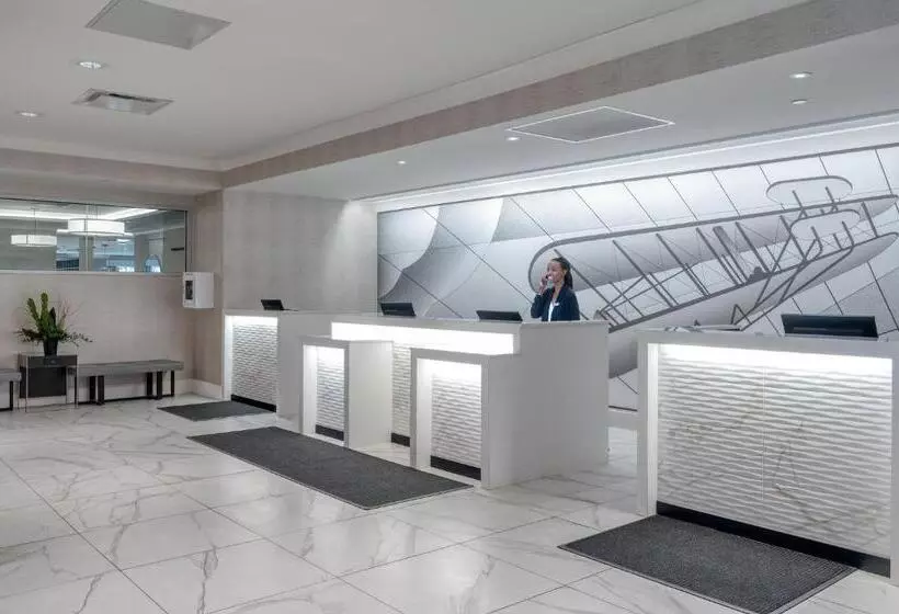 Hotel Crowne Plaza Albany  The Desmond