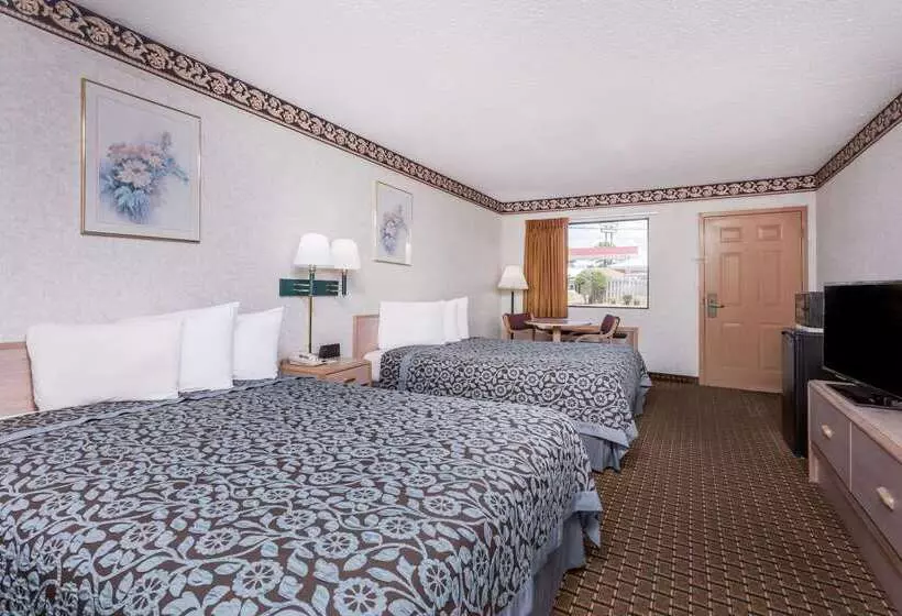 Szálloda Days Inn By Wyndham Byron