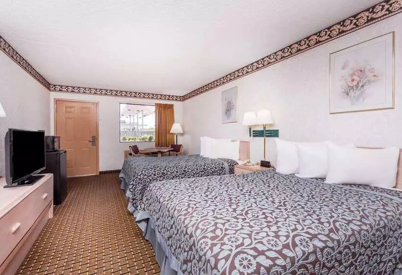 Szálloda Days Inn By Wyndham Byron