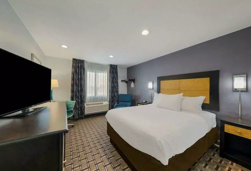 Отель Quality Inn  Denton