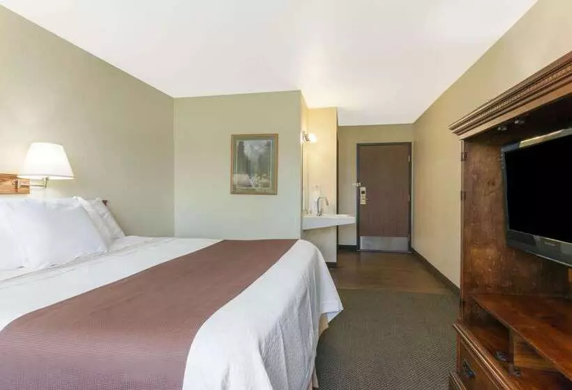 هتل Days Inn By Wyndham Missoula Airport