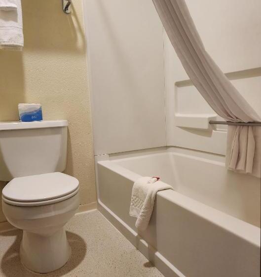 בית מלון כפרי Days Inn By Wyndham Missoula Airport