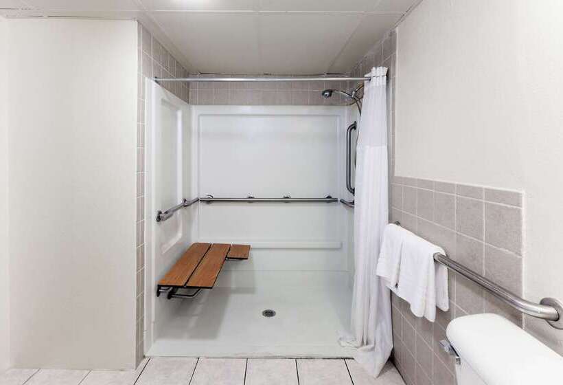 בית מלון כפרי Days Inn By Wyndham Oklahoma City Fairground