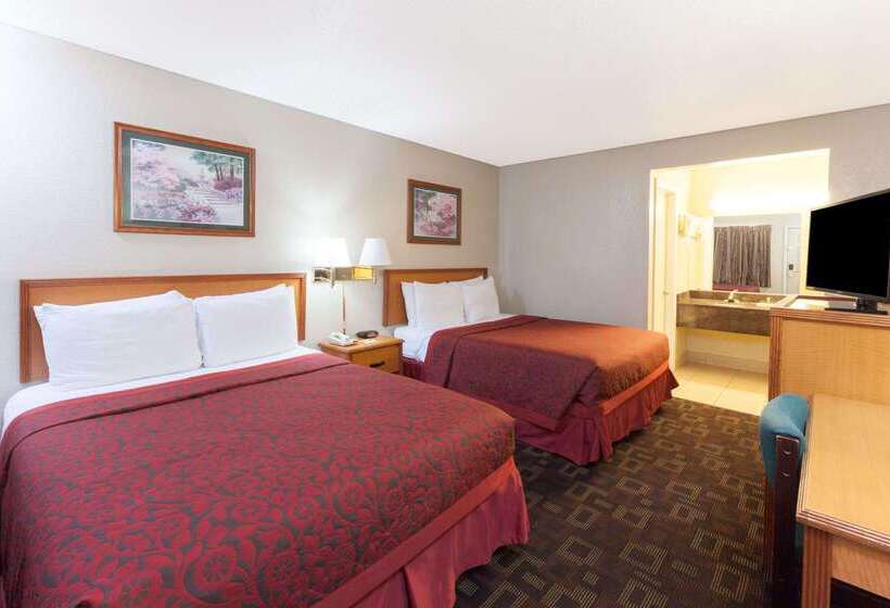 בית מלון כפרי Days Inn By Wyndham Oklahoma City Fairground