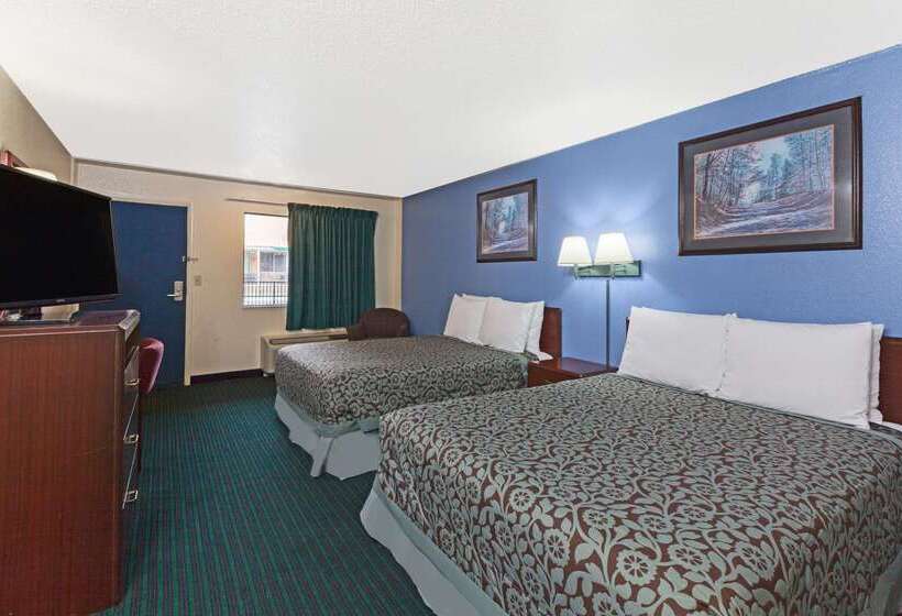 בית מלון כפרי Days Inn By Wyndham Oklahoma City Fairground