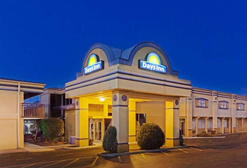 בית מלון כפרי Days Inn By Wyndham Oklahoma City Fairground