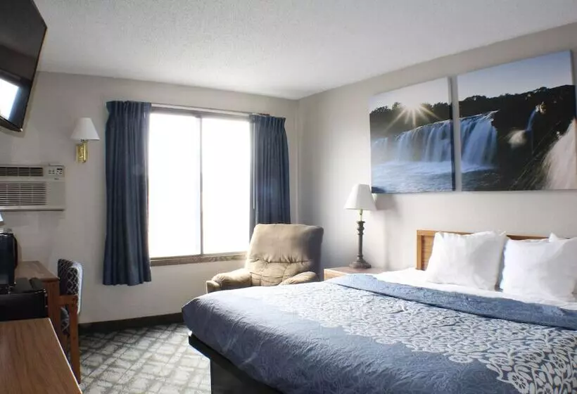 هتل Days Inn By Wyndham Sioux Falls