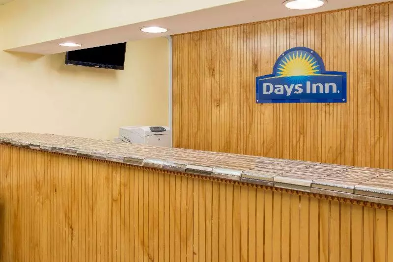 ホテル Days Inn & Suites By Wyndham Dayton North