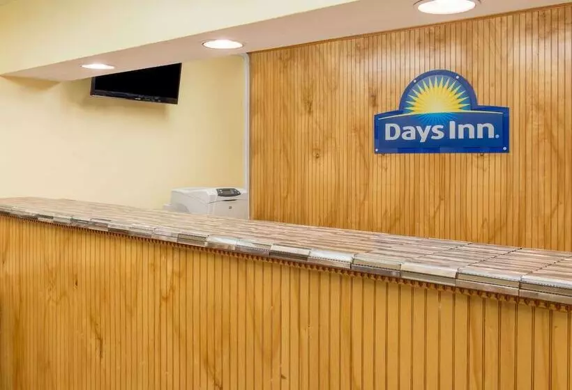 ホテル Days Inn & Suites By Wyndham Dayton North