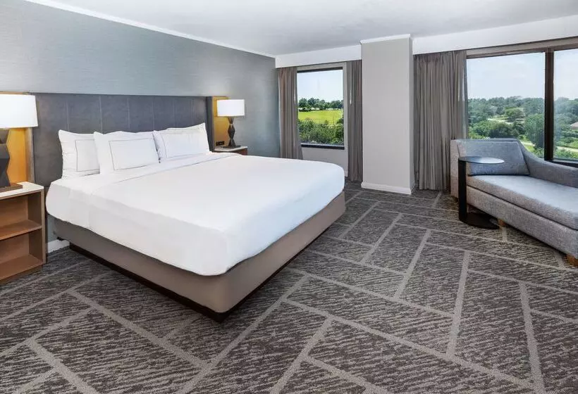 Отель Doubletree By Hilton Tulsa   Warren Place