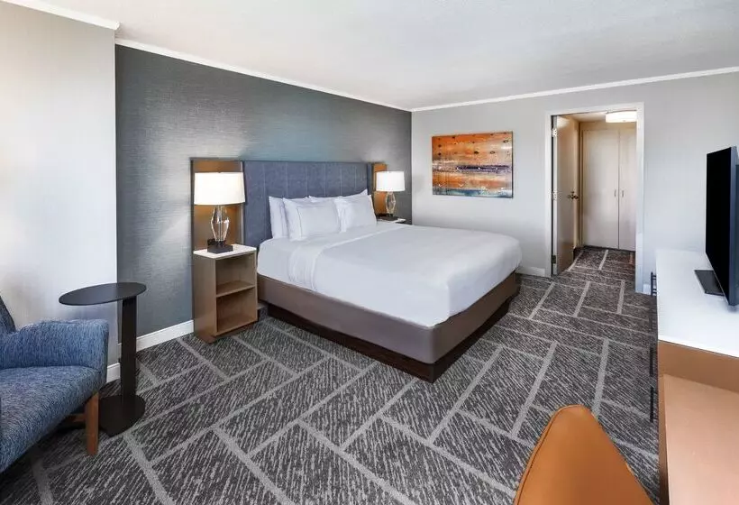 Отель Doubletree By Hilton Tulsa   Warren Place