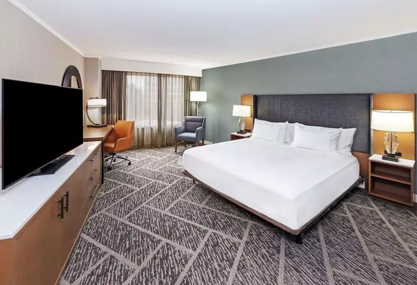 Отель Doubletree By Hilton Tulsa   Warren Place