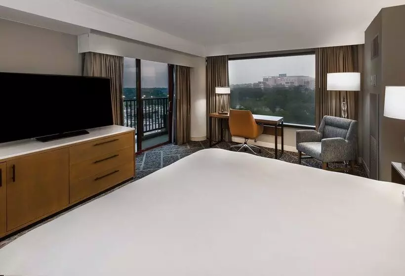 Отель Doubletree By Hilton Tulsa   Warren Place