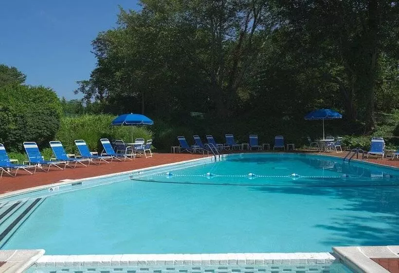 فندق East Hampton House Resort