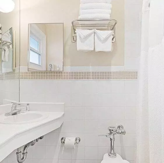 فندق East Hampton House Resort