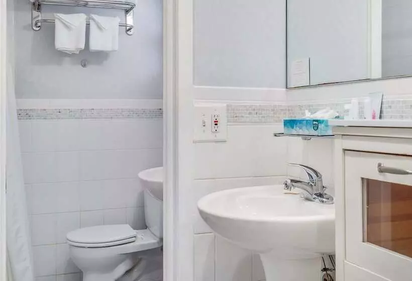 فندق East Hampton House Resort