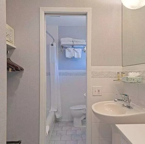 فندق East Hampton House Resort