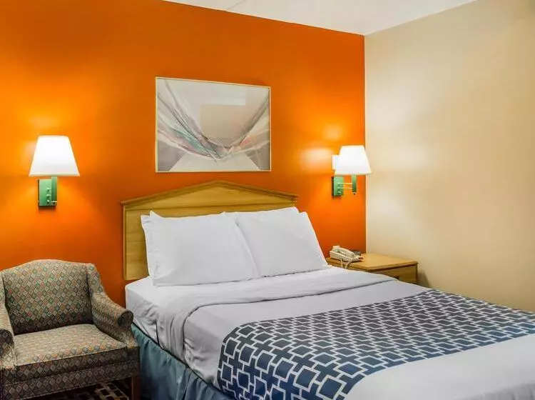 酒店 Econo Lodge Franklin