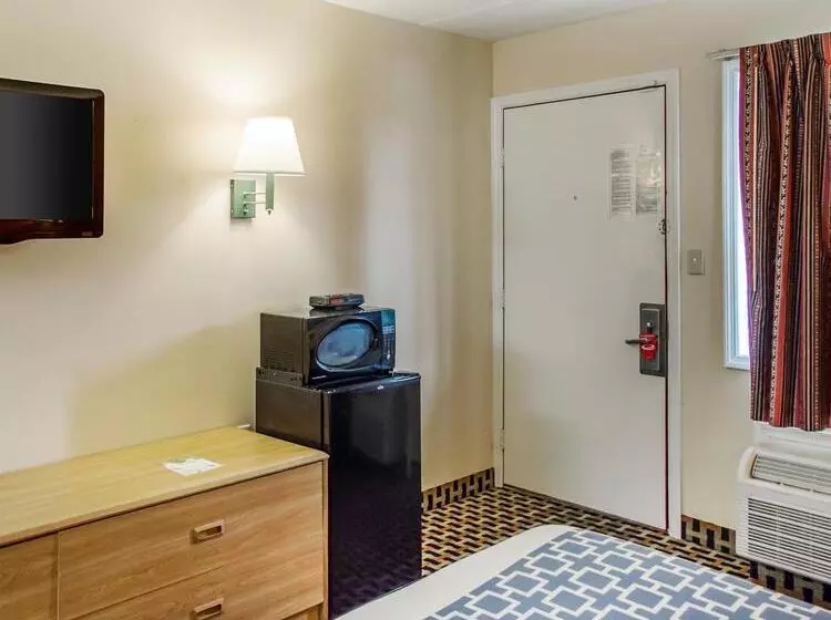 酒店 Econo Lodge Franklin