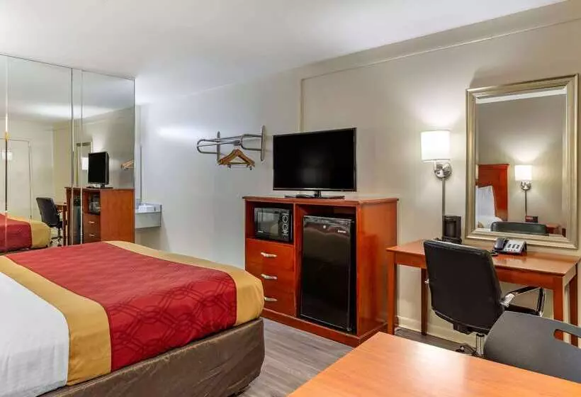 ホテル Econo Lodge North Charlottesville