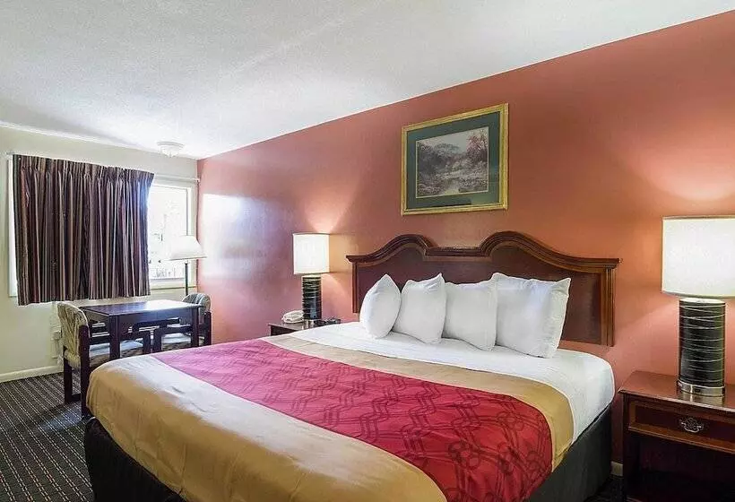 ホテル Econo Lodge North Charlottesville