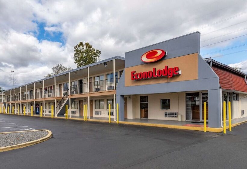 هتل Econo Lodge North Charlottesville