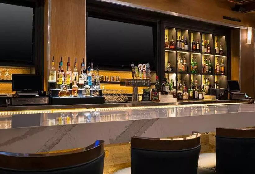 هتل Embassy Suites By Hilton Austin Central