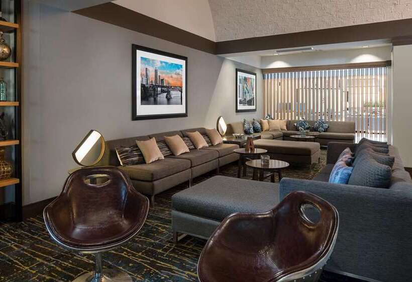 هتل Embassy Suites By Hilton Austin Central