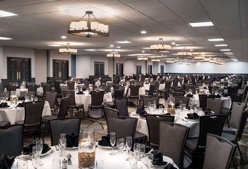 هتل Embassy Suites By Hilton Austin Central