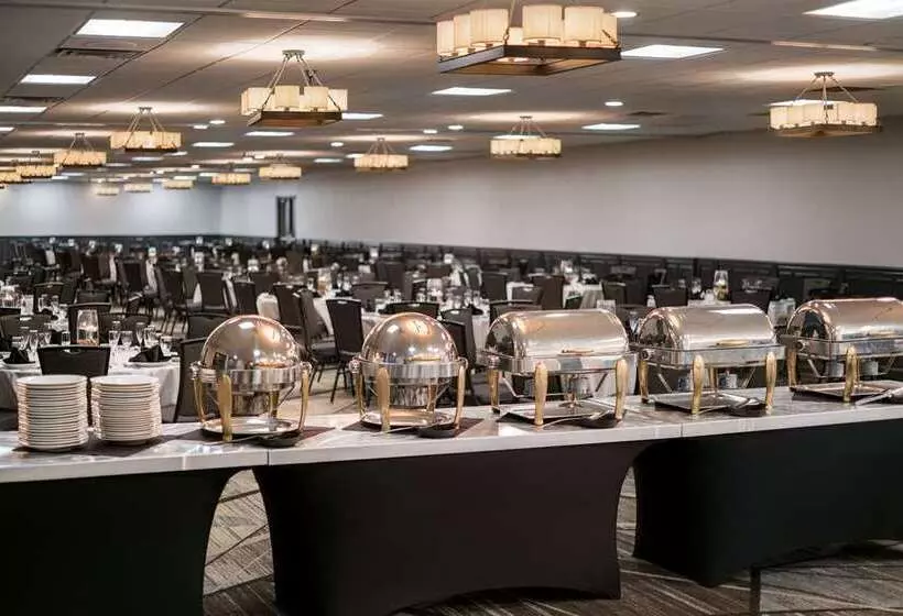 هتل Embassy Suites By Hilton Austin Central