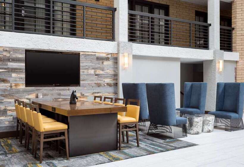 هتل Embassy Suites By Hilton Austin Central