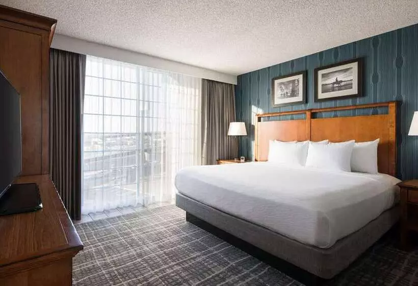 هتل Embassy Suites By Hilton Austin Central